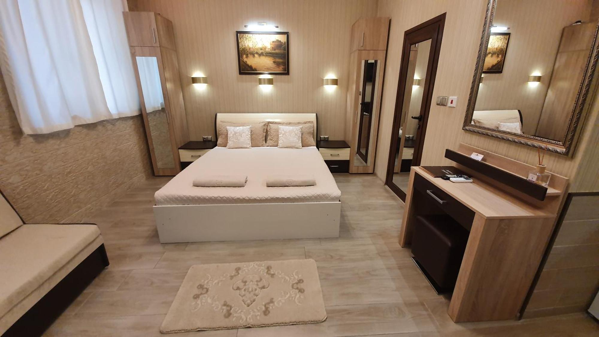 Deluxe Studios City Center Burgas Room photo